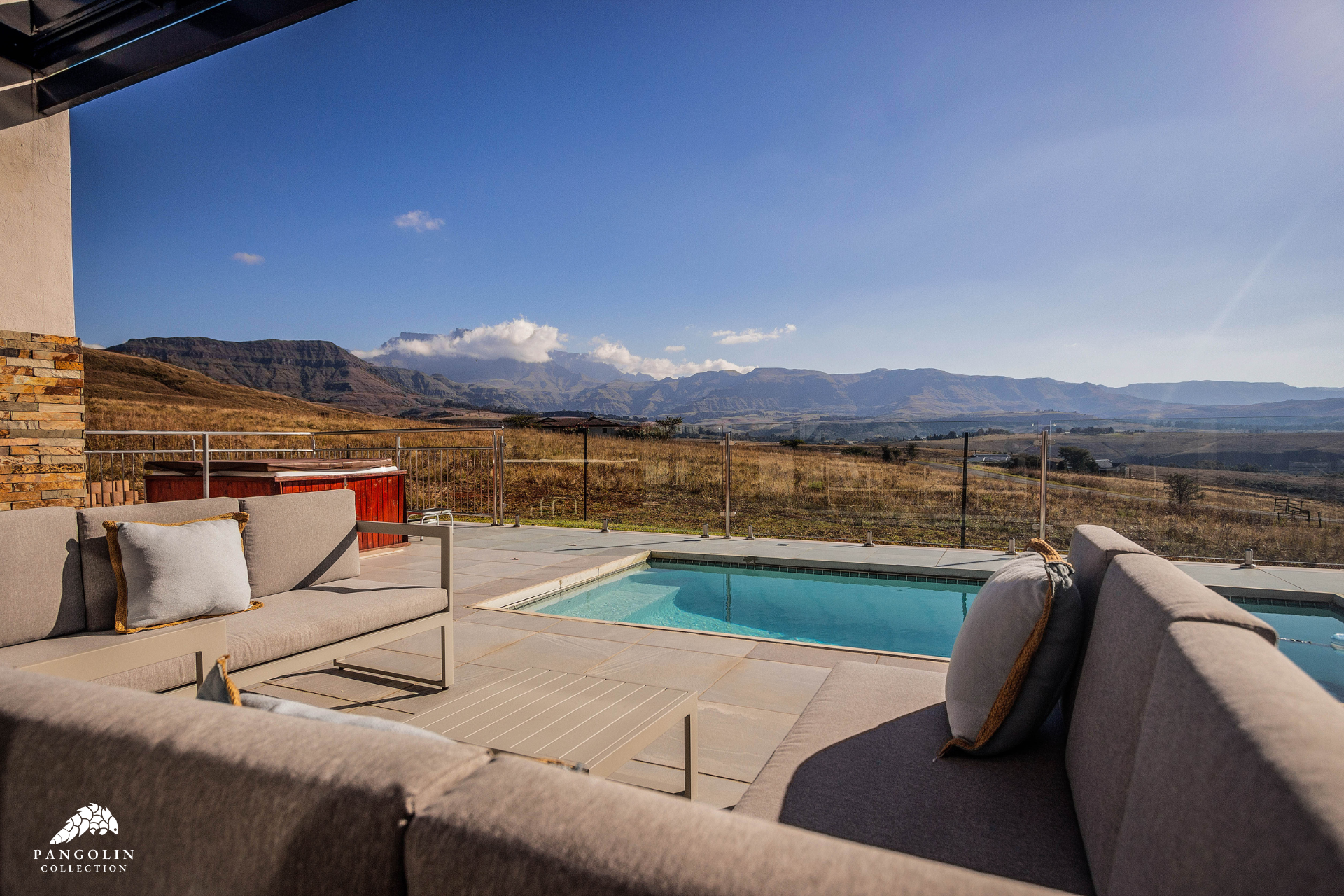 twelve-tumbleweed-drakensberg-holiday-home